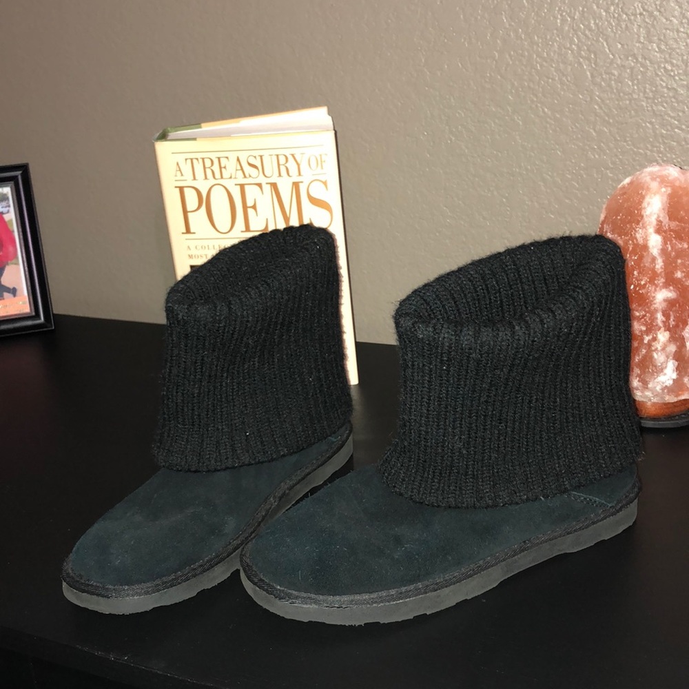 very cozy and cute black boots